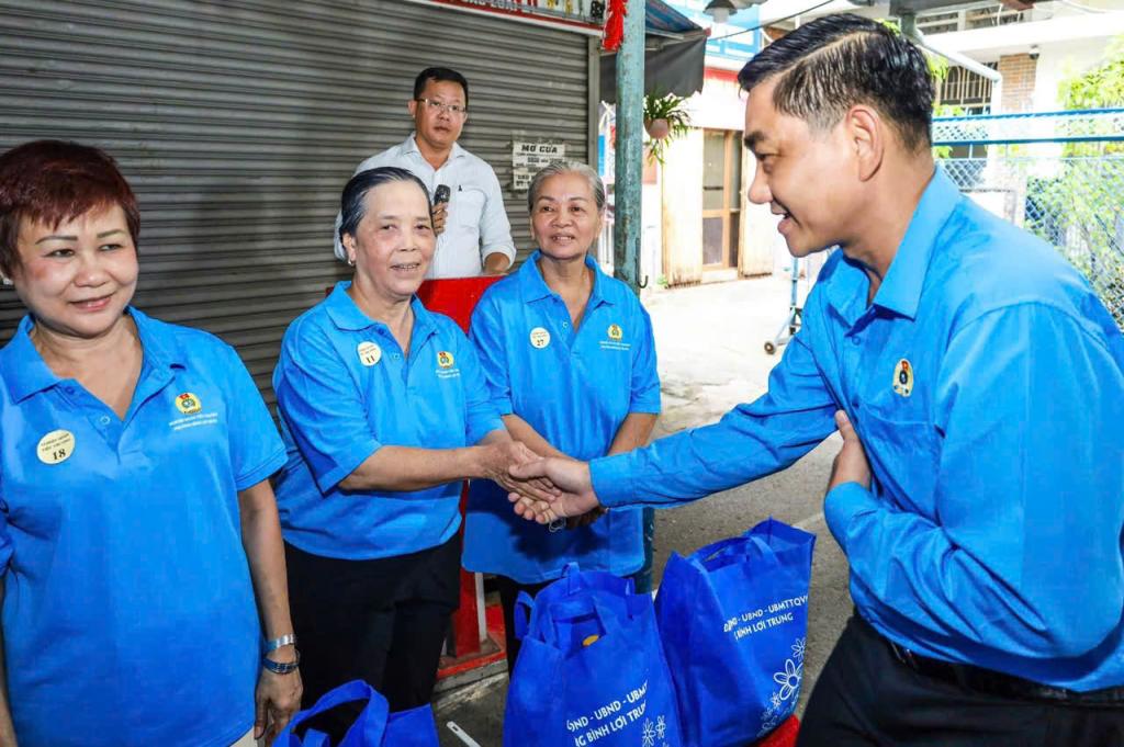 THÀNH PHÚ ĐỒNG HÀNH CÙNG PHƯỜNG BÌNH LỢI TRUNG TRONG CÔNG TÁC NÂNG CAO HIỆU QUẢ QUẢN LÝ AN TOÀN THỰC PHẨM TẠI CHỢ TRUYỀN THỐNG
