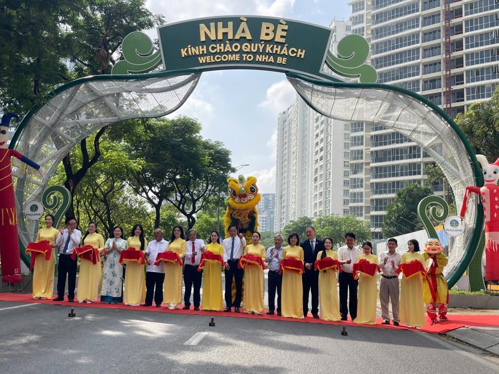 Cổng chào Nhà Bè 